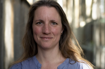 Foto einer lächelnden Frau