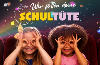 Werbeplakat: Foto von zwei Mädchen in Kinosesseln, die mit ihren Fingern eine Brille formen, durch die sie durchschauen